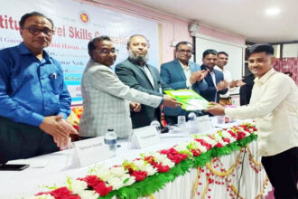 ‘ইনষ্টিটিউট পর্যায়ে স্কিলস কম্পিটিশন’র সার্টিফিকেট বিতরণ 26 ‘ইনষ্টিটিউট পর্যায়ে স্কিলস কম্পিটিশন’র সার্টিফিকেট বিতরণ - Surma Times | Sylhet News