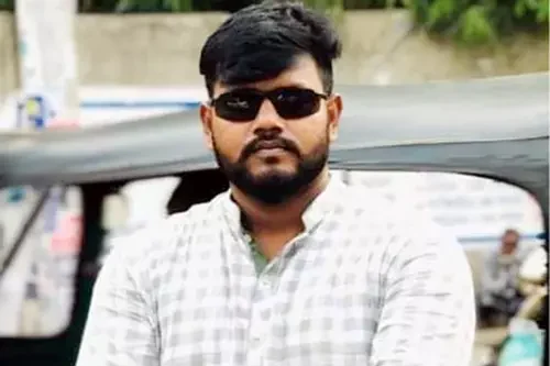 সিলেট ছাত্র-জনতার আন্দোলনে প্রকাশ্যে অস্ত্র নিয়ে নগরীতে আতঙ্ক সৃষ্টিকারী ছাত্রলীগ ক্যাডার সারোয়ার অধরা 1 সিলেট ছাত্র-জনতার আন্দোলনে প্রকাশ্যে অস্ত্র নিয়ে নগরীতে আতঙ্ক সৃষ্টিকারী ছাত্রলীগ ক্যাডার সারোয়ার অধরা - Surma Times | Sylhet News