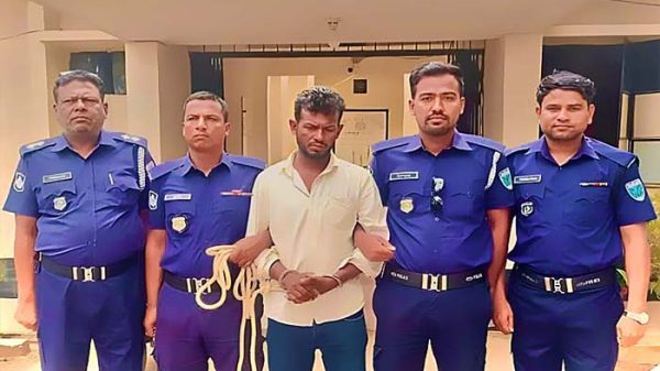 তাহিরপুর থেকে ধর্ষণ মামলায় যাবজ্জীবন সাজাপ্রাপ্ত আসামি গ্রেফতার - Surma Times | Sylhet News