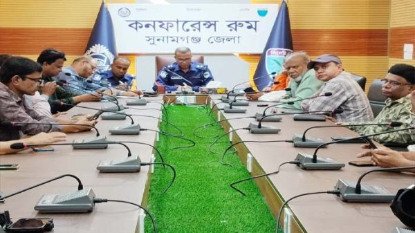 অপরাধ কর্মকাণ্ড প্রতিরোধে পুলিশি তৎপরতা জোরদার করা হবে : পুলিশ সুপার 1 অপরাধ কর্মকাণ্ড প্রতিরোধে পুলিশি তৎপরতা জোরদার করা হবে : পুলিশ সুপার - Surma Times | Sylhet News