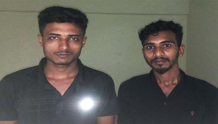 সিলেটে ভারতীয় কাপড় ও কসমেটিকসসহ দুই চোরাকারবারি আটক 1 সিলেটে ভারতীয় কাপড় ও কসমেটিকসসহ দুই চোরাকারবারি আটক - Surma Times | Sylhet News
