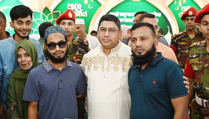 জুলাই আন্দোলনে আহতদের পাশে থাকবে সেনাবাহিনী : সেনাপ্রধান 1 জুলাই আন্দোলনে আহতদের পাশে থাকবে সেনাবাহিনী : সেনাপ্রধান - Surma Times | Sylhet News