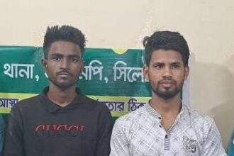 এয়ারপোর্ট থানা পুলিশ কর্তৃক ভারতীয় মেহেদী সহ ০২জন গ্রেফতার 16 এয়ারপোর্ট থানা পুলিশ কর্তৃক ভারতীয় মেহেদী সহ ০২জন গ্রেফতার - Surma Times | Sylhet News