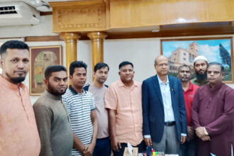 রাজউকের নবনিযুক্ত চেয়ারম্যানের সাথে বাংলাদেশ নাগরিক অধিকার আন্দোলন নেতৃবৃন্দের সৌজন্য সাক্ষাত 14 রাজউকের নবনিযুক্ত চেয়ারম্যানের সাথে বাংলাদেশ নাগরিক অধিকার আন্দোলন নেতৃবৃন্দের সৌজন্য সাক্ষাত - Surma Times | Sylhet News
