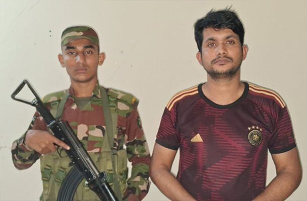 ট্রেনের টিকিট কালোবাজারি চক্রের সদস্য রেল কর্মচারী আটক - Surma Times | Sylhet News