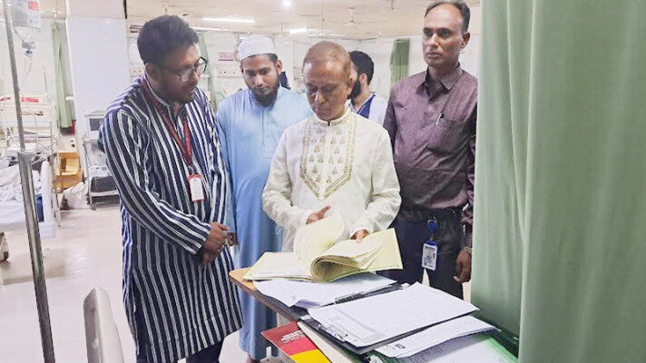 ওসমানী হাসপাতাল পরিদর্শন করলেন বাংলাদেশ দুর্নীতি প্রতিরোধ পরিষদের নেতৃবৃন্দ 1 ওসমানী হাসপাতাল পরিদর্শন করলেন বাংলাদেশ দুর্নীতি প্রতিরোধ পরিষদের নেতৃবৃন্দ - Surma Times | Sylhet News