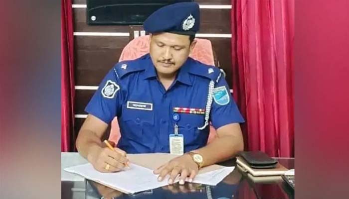জিলাপি খেতে চাওয়া সেই ওসিকে বদলি 1 জিলাপি খেতে চাওয়া সেই ওসিকে বদলি - Surma Times | Sylhet News