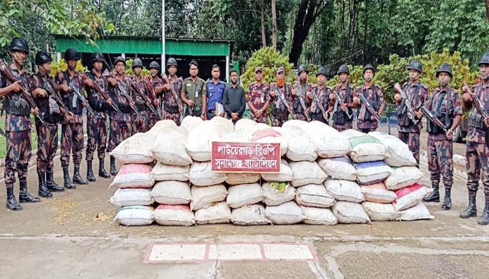 তাহিরপুর সীমান্তে প্রায় ৪৫ লাখ টাকার ভারতীয় পণ্য জব্দ 1 তাহিরপুর সীমান্তে প্রায় ৪৫ লাখ টাকার ভারতীয় পণ্য জব্দ - Surma Times | Sylhet News