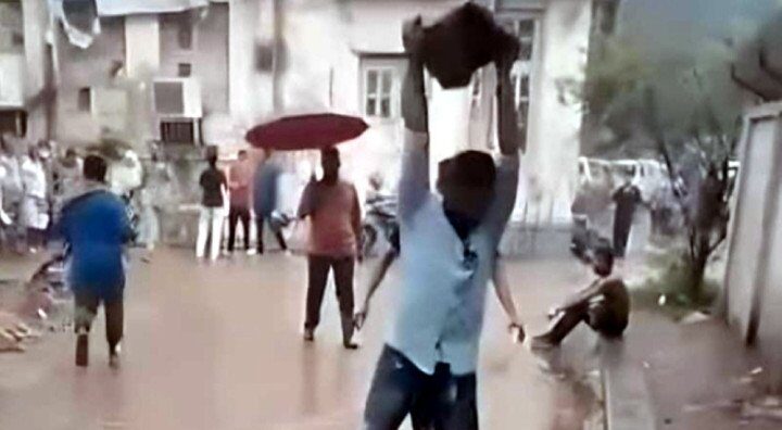 মাথা থেঁতলে ব্যবসায়ীকে হত্যা: যুবদলের দুই নেতা বহিষ্কার,গ্রেফতার ৪ 1 মাথা থেঁতলে ব্যবসায়ীকে হত্যা: যুবদলের দুই নেতা বহিষ্কার,গ্রেফতার ৪ - Surma Times | Sylhet News