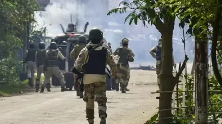 মণিপুরে ফের রক্তক্ষয়ী সহিংসতা