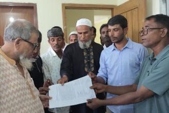 রাতারগুলের মটরঘাট টেন্ডারে অন্তর্ভুক্তির দাবিতে মানববন্ধন - Surma Times | Sylhet News