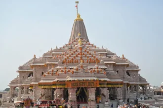 রাম মন্দিরের দানবাক্স থেকে কোটি কোটি টাকা চুরি: ৮ অভিযুক্তের বাড়িতে চিরুনি তল্লাশি 22 রাম মন্দিরের দানবাক্স থেকে কোটি কোটি টাকা চুরি: ৮ অভিযুক্তের বাড়িতে চিরুনি তল্লাশি - Surma Times | Sylhet News