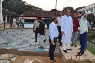 কাজিরবাজারে আরসিসি সড়ক ও ড্রেন সংস্কারে হাত দিলেন সিসিক প্রশাসক - Surma Times | Sylhet News