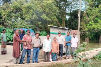 সুনামগঞ্জের দুর্গম আন্তপুরে বদলে গেল শিক্ষার ছবি -সাঁতার কেটে স্কুলে যাওয়া শিশুরা এবার পেল নৌকা! 26 সুনামগঞ্জের দুর্গম আন্তপুরে বদলে গেল শিক্ষার ছবি -সাঁতার কেটে স্কুলে যাওয়া শিশুরা এবার পেল নৌকা! - Surma Times | Sylhet News