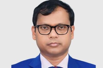 মাজারের টাকায় ‘অতিরিক্ত আগ্রহ’, দায়িত্বে ব্যর্থতা, নীরবে সরিয়ে দিল সরকার 8 মাজারের টাকায় ‘অতিরিক্ত আগ্রহ’, দায়িত্বে ব্যর্থতা, নীরবে সরিয়ে দিল সরকার - Surma Times | Sylhet News