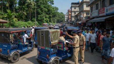 সিলেটে অবৈধ ব্যাটারিচালিত যানবাহনের বিরুদ্ধে কড়াকড়ি, আটকে রাখার পরও চললে আইনগত ব্যবস্থা - Surma Times | Sylhet News