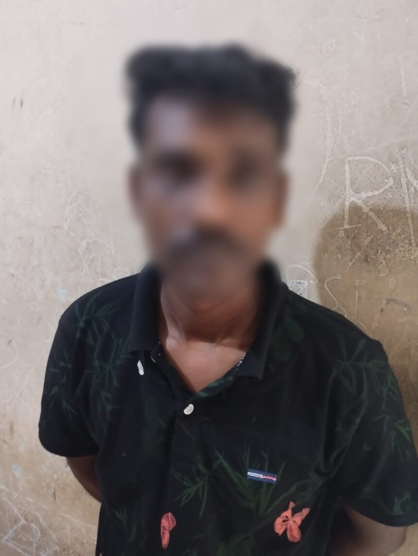 বন্দরবাজারে পুলিশের অভিযানে ১৫৫ পিস ইয়াবাসহ মাদক ব্যবসায়ী গ্রেফতার 1 বন্দরবাজারে পুলিশের অভিযানে ১৫৫ পিস ইয়াবাসহ মাদক ব্যবসায়ী গ্রেফতার - Surma Times | Sylhet News