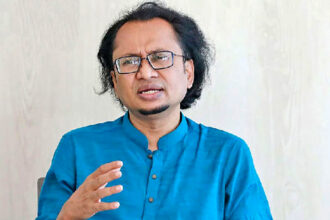 দিল্লি বিমানবন্দরে ২ ঘণ্টা ৩০ মিনিট বসিয়ে রাখার পর দেশে ফিরলেন ডা. জাহেদ - Surma Times | Sylhet News