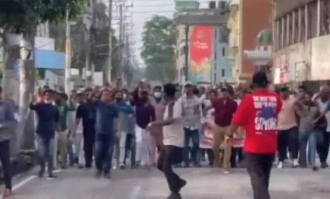 নবাব রোডে ঝটিকা মিছিল, সিলেটে ৬৯ জনের বিরুদ্ধে মামলা, গ্রেফতার ৬ 1 নবাব রোডে ঝটিকা মিছিল, ছাত্রলীগ নেতা ফুয়াদ গ্রেফতার, অভিযান চলছে - Surma Times | Sylhet News