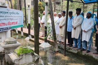 নবাব সলিমুল্লাহর কবরে হাঁটু পানি! জাতির লজ্জা, সরকারের দায় - Surma Times | Sylhet News