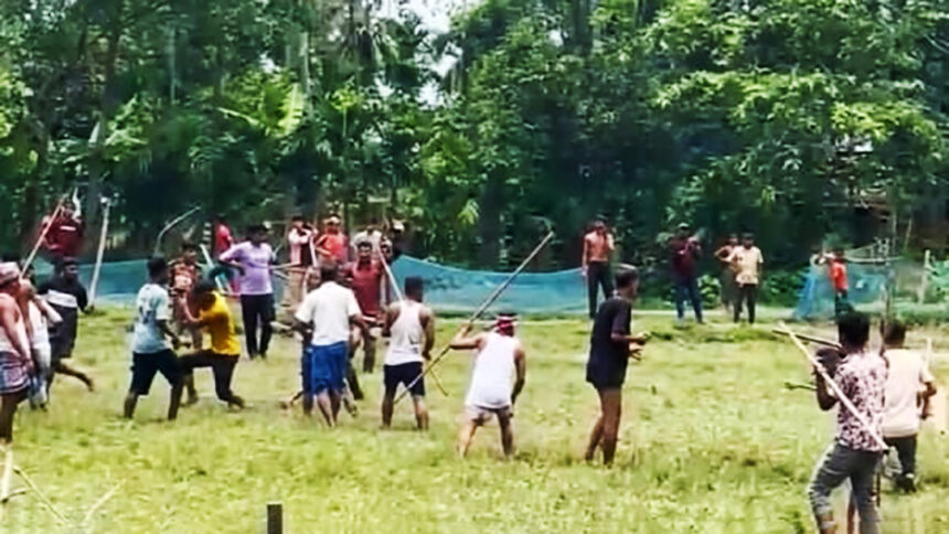 বানিয়াচংয়ে শিশুদের ফুটবল নিয়ে ছয় মহল্লায় রাতভর সংঘর্ষ, আহত ৩০ 1 হবিগঞ্জে ফুটবল ম্যাচ নিয়ে সংঘর্ষ, আহত ২৫ - Surma Times | Sylhet News