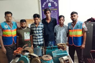 ছাতকে চোরাই মোটরসহ নৌকা উদ্ধার, চারজন আটক 22 ছাতকে চোরাই মোটরসহ নৌকা উদ্ধার, চারজন আটক - Surma Times | Sylhet News