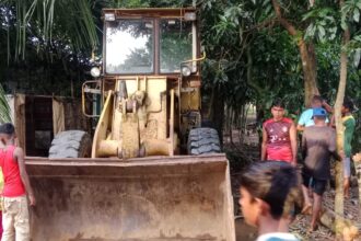 ছাতকে অভিযানেও থামছে না অবৈধ বালু-পাথর উত্তোলন, ৫ মামলায়ও অধরা মূল হোতারা 18 ছাতকে অভিযানেও থামছে না অবৈধ বালু-পাথর উত্তোলন, ৫ মামলায়ও অধরা মূল হোতারা - Surma Times | Sylhet News