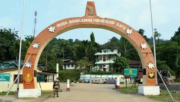 ভারতে সাজাভোগ শেষে তামাবিল দিয়ে দেশে ফিরলেন ১০ বাংলাদেশি 1 ভারতে সাজাভোগ শেষে তামাবিল দিয়ে দেশে ফিরলেন ১০ বাংলাদেশি - Surma Times | Sylhet News