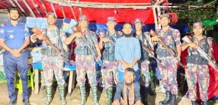 জাফলং জিরো পয়েন্টে বালু-পাথর উত্তোলনবিরোধী অভিযান, একজনের কারাদণ্ড - Surma Times | Sylhet News