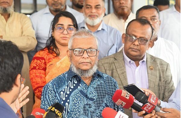 মধ্যপ্রাচ্যসহ বিভিন্ন দেশে শ্রমবাজার দ্রুত খুলবে: প্রবাসীকল্যাণ মন্ত্রী 1 মধ্যপ্রাচ্যসহ বিভিন্ন দেশে শ্রমবাজার দ্রুত খুলবে: প্রবাসীকল্যাণ মন্ত্রী - Surma Times | Sylhet News