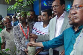 পরিবেশ রক্ষায় ব্যাপক বৃক্ষরোপণের আহ্বান, পলিথিন ব্যবহার কমানোর তাগিদ - Surma Times | Sylhet News