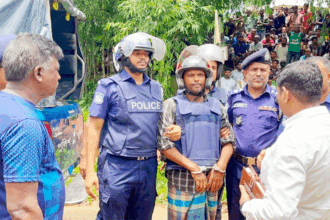 স্ত্রীকে হত্যা করে উঠোনের সামনে পুঁতে রাখার অভিযোগে ১৯ দিন পর স্বামী গ্রেপ্তার 12 স্ত্রীকে হত্যা করে উঠোনের সামনে পুঁতে রাখার অভিযোগে ১৯ দিন পর স্বামী গ্রেপ্তার - Surma Times | Sylhet News