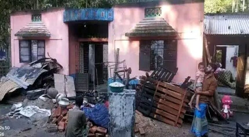 জকিগঞ্জে অগ্নিকাণ্ডে অবসরপ্রাপ্ত দুই শিক্ষকের বসতঘর পুড়ে ৩০ লাখ টাকার ক্ষতি 1 জকিগঞ্জে অগ্নিকাণ্ডে অবসরপ্রাপ্ত দুই শিক্ষকের বসতঘর পুড়ে ৩০ লাখ টাকার ক্ষতি - Surma Times | Sylhet News