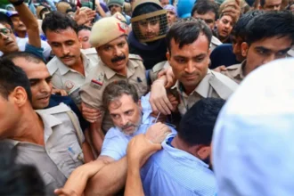 রাহুল-প্রিয়াঙ্কা গান্ধী আটক, প্রশ্নপত্র ফাঁস নিয়ে উত্তাল দিল্লি - Surma Times | Sylhet News