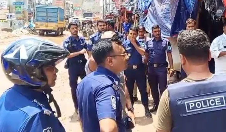 চাঁদা না পেয়ে নারীসহ তিনজন জিম্মি, গুলি ছুড়ে পালাল ‘শুটার বাপ্পী’ 1 সোবহানীঘাটে ৩৭০ পিস ইয়াবাসহ একজন গ্রেপ্তার - Surma Times | Sylhet News