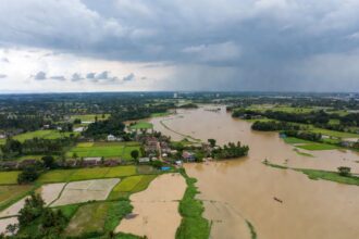 সিলেটে তাৎক্ষণিক বড় বন্যার আশঙ্কা কম, তবে সতর্ক থাকার পরামর্শ - Surma Times | Sylhet News