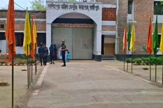 কাশিমপুর কারাগার থেকে বন্দি নারীর পলায়ন: সাতজন বরখাস্ত 4 কাশিমপুর কারাগার থেকে বন্দি নারীর পলায়ন: সাতজন বরখাস্ত - Surma Times | Sylhet News