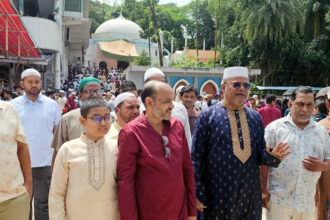 শাহজালাল মাজারে জিয়ারত করে প্রচারণা শুরু করলেন ফেনু 14 শাহজালাল মাজারে জিয়ারত করে প্রচারণা শুরু করলেন ফেনু - Surma Times | Sylhet News