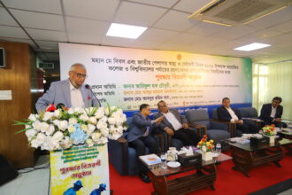 রচনা প্রতিযোগিতার বিজয়ীদের পুরস্কার দিল শ্রম মন্ত্রণালয় - Surma Times | Sylhet News