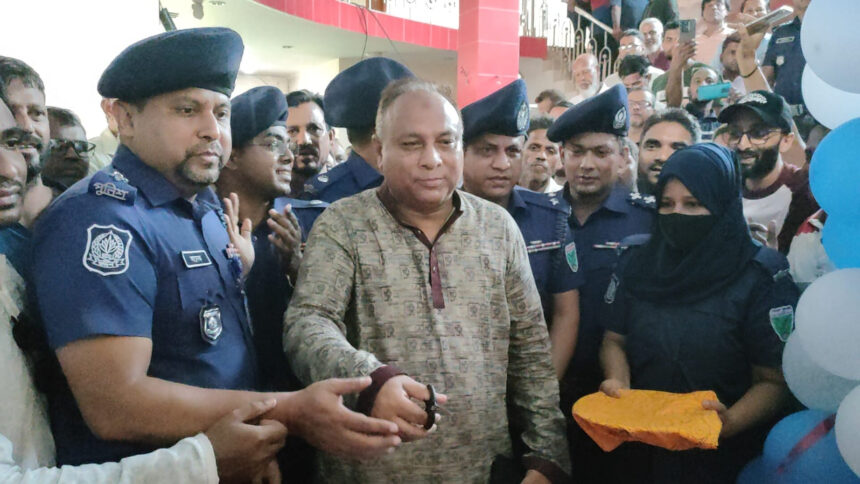 গোলাপগঞ্জে দেশের প্রথম থানাভিত্তিক প্রবাসী হেল্প ডেস্ক চালু 1 গোলাপগঞ্জে দেশের প্রথম থানাভিত্তিক প্রবাসী হেল্প ডেস্ক চালু - Surma Times | Sylhet News
