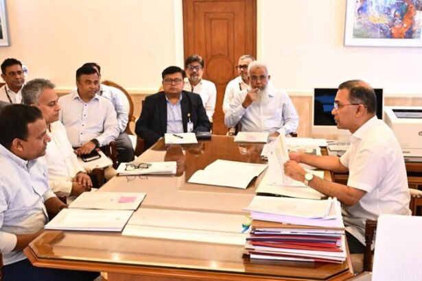ভোলাকে মূল সড়কের সঙ্গে যুক্ত করতে মহাসড়ক নির্মাণের সিদ্ধান্ত 171 ভোলাকে মূল সড়কের সঙ্গে যুক্ত করতে মহাসড়ক নির্মাণের সিদ্ধান্ত - Surma Times | Sylhet News