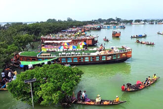 টাঙ্গুয়ার হাওরে হাউসবোট চলাচল নিষিদ্ধ: জেলা প্রশাসনের ১১ দফা গণবিজ্ঞপ্তি - Surma Times | Sylhet News