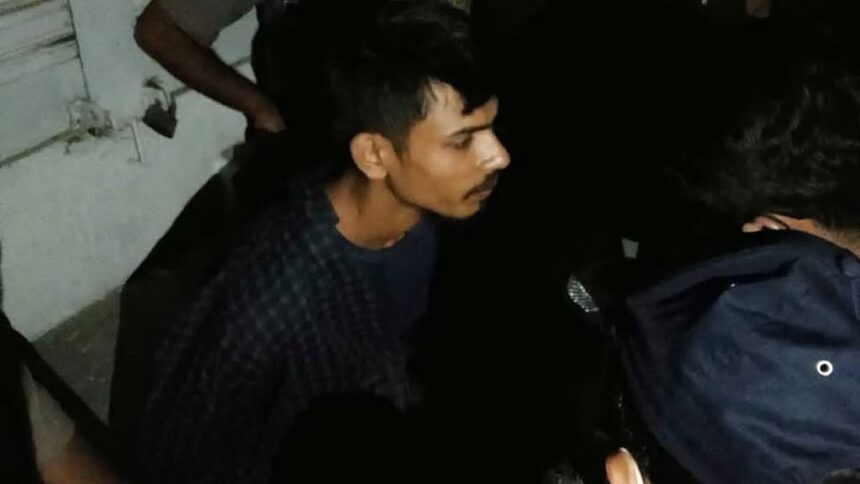 ডেমরায় জঙ্গি ‘ওস্তাদ’ গ্রেপ্তার, হেফাজত থেকে দুটি হাতবোমা উদ্ধার 1 ডেমরায় জঙ্গি ‘ওস্তাদ’ গ্রেপ্তার, হেফাজত থেকে দুটি হাতবোমা উদ্ধার - Surma Times | Sylhet News