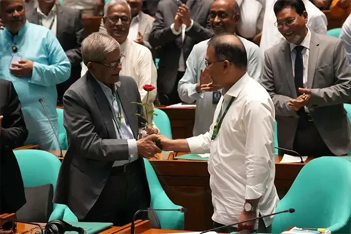 ৩৫ বছর পর প্রতিদ্বন্দ্বিতাপূর্ণ নির্বাচনে বাংলাদেশের ২৩তম রাষ্ট্রপতি মির্জা ফখরুল - Surma Times | Sylhet News