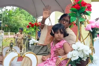 ৩৯ বছরের শিক্ষিকা বেলা রানী দেবকে রাজকীয় বিদায় 12 ৩৯ বছরের শিক্ষিকা বেলা রানী দেবকে রাজকীয় বিদায় - Surma Times | Sylhet News