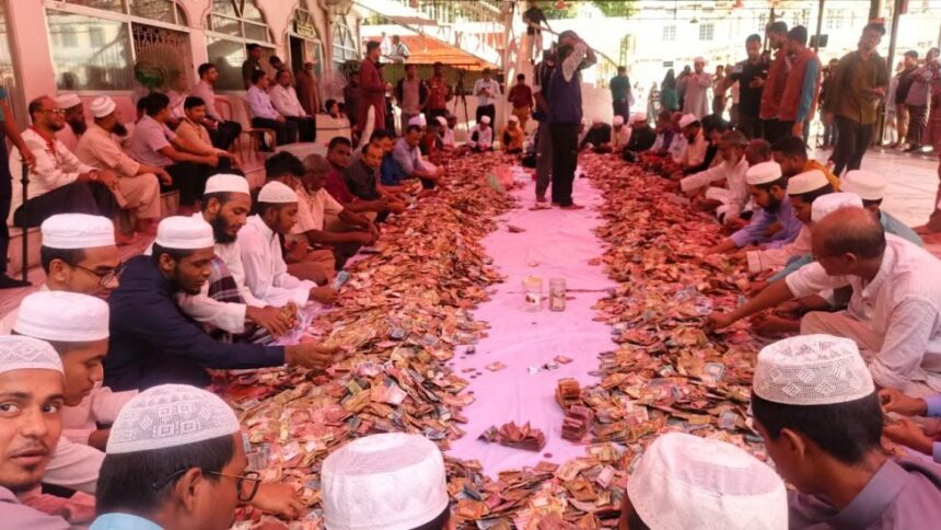 শাহজালালের মাজারের দানবাক্সে তৃতীয় দফায় টাকা গণনা শুরু 1 শাহজালালের মাজারের দানবাক্সে তৃতীয় দফায় টাকা গণনা শুরু - Surma Times | Sylhet News