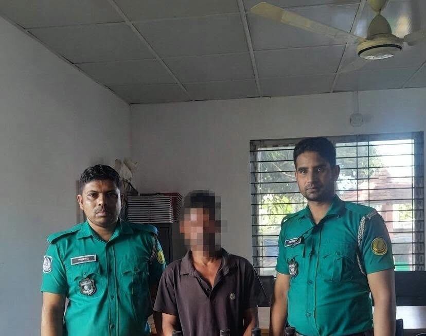 সিলেটে ২১ বোতল কেরুর মদসহ যুবক গ্রেপ্তার - Surma Times | Sylhet News