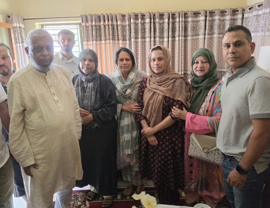 রায়নগর হত্যাকাণ্ড: শোকাহত পরিবারের পাশে মন্ত্রী আরিফুল হক - Surma Times | Sylhet News