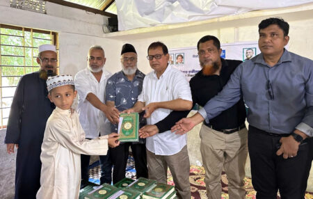 হাজিনগর মাদ্রাসায় বৃক্ষরোপণ কর্মসূচি উদ্বোধন, এতিম ছাত্রদের মাঝে কুরআন বিতরণ 2 হাজিনগর মাদ্রাসায় বৃক্ষরোপণ কর্মসূচি উদ্বোধন, এতিম ছাত্রদের মাঝে কুরআন বিতরণ - Surma Times | Sylhet News