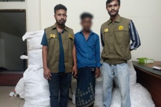 সিলেটে ৮ লাখ ৩১ হাজার টাকার ভারতীয় পণ্যসহ একজন গ্রেপ্তার, পিকআপ আটক 16 সিলেটে ৮ লাখ ৩১ হাজার টাকার ভারতীয় পণ্যসহ একজন গ্রেপ্তার, পিকআপ আটক - Surma Times | Sylhet News